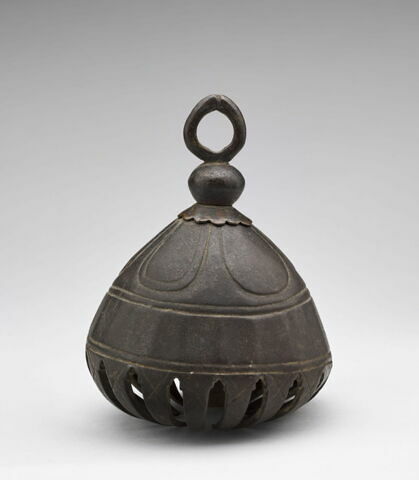 Cloche (élément d'étendard de procession), image 1/4