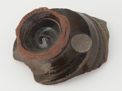 Fragment de fond de coupe, image 2/2