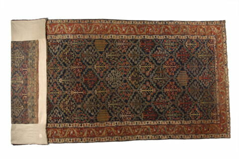 Tapis à treillis abritant des arbustes, image 3/5