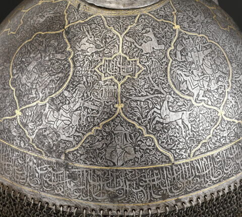 Casque à scènes figurées et réseau d'or, image 2/10