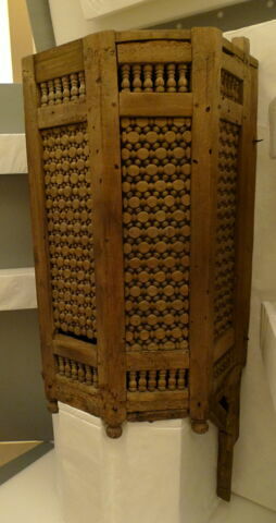 Fragment de moucharabieh (fenêtre), image 2/2