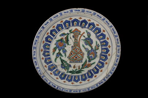 Plat à l'aiguière et aux fleurs hatayi, image 4/5