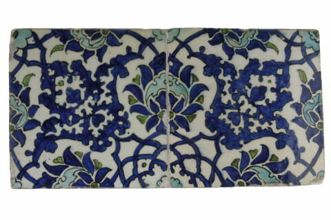 Carreau à décor de fleurs de lotus et de fleurons dentelés, image 2/2