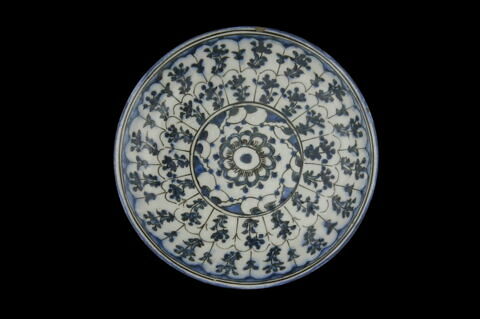 Plat aux registres compartimentés fleuris, image 2/4