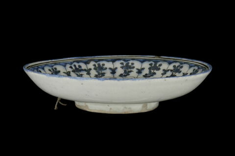 Plat aux registres compartimentés fleuris, image 3/4