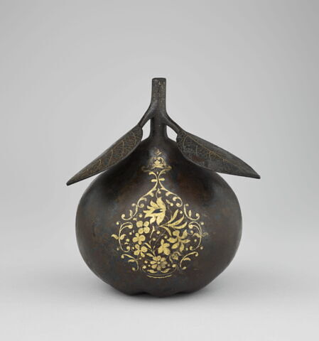 Fruit à trois feuilles, image 4/7