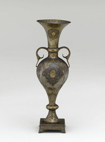 Vase à deux anses à décor de médaillons polylobés fleuris, image 6/15