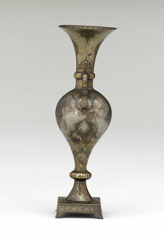 Vase à deux anses à décor de médaillons polylobés fleuris, image 12/15