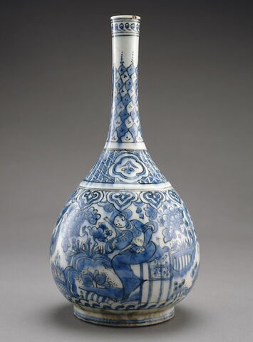 Bouteille à décor de personnage et de dragon, image 4/7