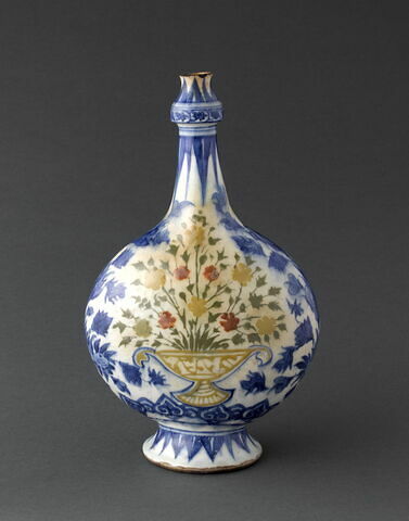 Bouteille à décor de bouquet, image 2/7