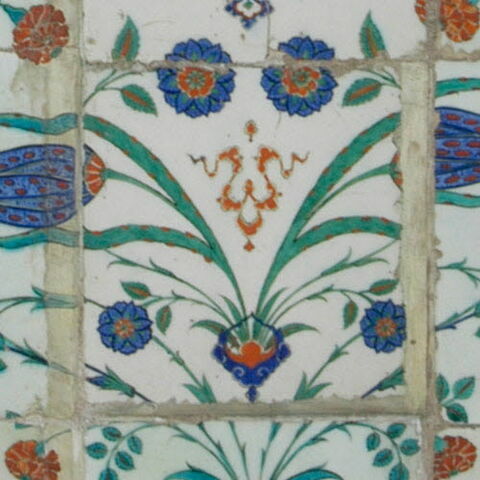 Carreau à décor de tulipes et de roses et aux tiges formant des mandorles, image 2/2