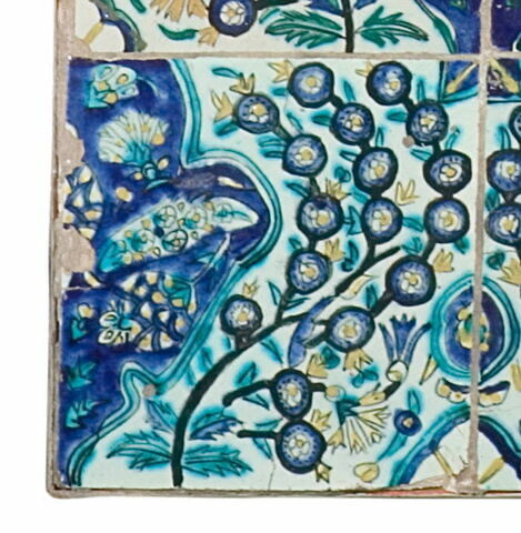 Carreau aux médaillons polylobés fleuris sur fond de branches ondulantes de prunus, image 1/1