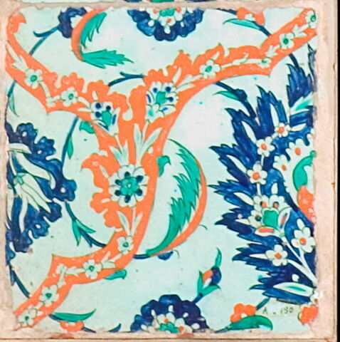 Carreau à réseau fleuronné fleuri enfermant des palmettes feuillues et fleuries et des rosettes, image 1/1