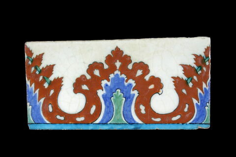 Carreau de bordure aux lambrequins feuillus, image 2/2