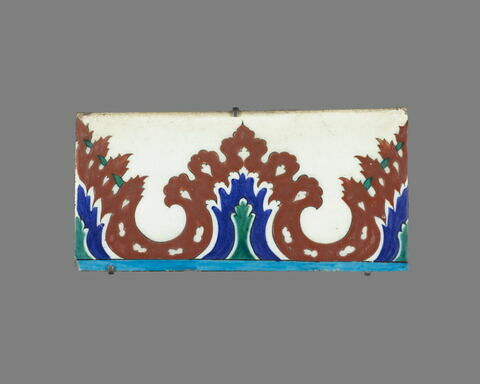 Carreau de bordure aux lambrequins feuillus, image 1/2