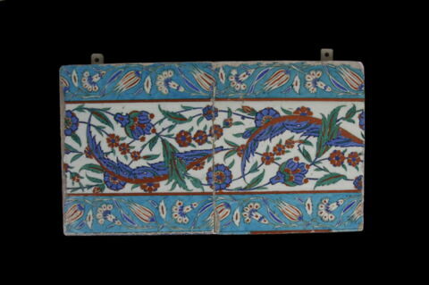 Carreau de frise aux motifs saz et quatre-fleurs entre deux bandes turquoise, image 3/3