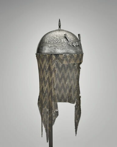 Casque à porte-aigrettes et camail, image 1/7