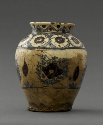 Vase, image 8/8