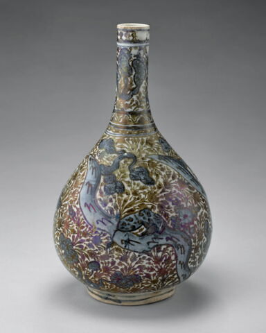 Bouteille à décor de paysage sinisant, image 1/6