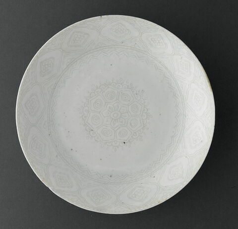 Plat à décor secret, image 1/8