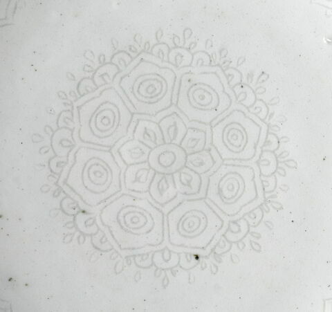 Plat à décor secret, image 4/8
