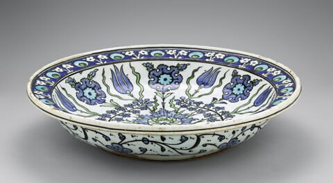 Plat aux jacinthes, tulipes et oeillets, image 2/6