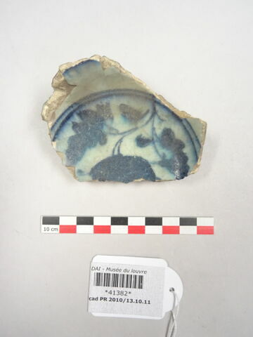 Fragment de fond de vaisselle, image 1/2