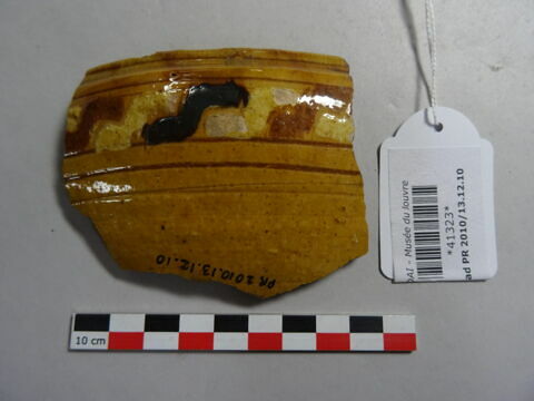 Fragment de bord de vaisselle, image 1/2