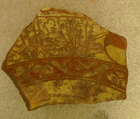 Fragment de paroi de vaisselle, image 1/2