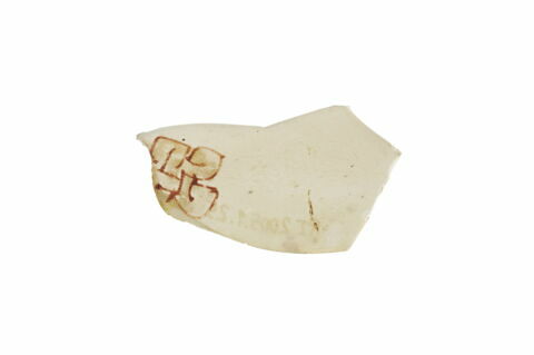 Fragment d'objet en verre, image 1/1