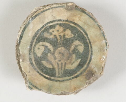 Fragment de fond de vaisselle, image 1/1