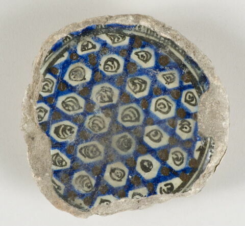 Fragment de fond de vaisselle, image 1/1