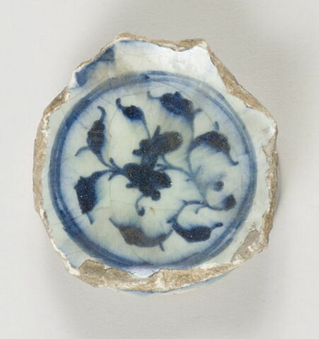 Fragment de fond de vaisselle, image 2/2