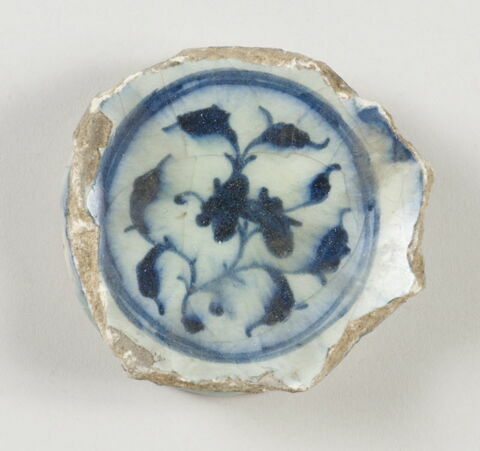 Fragment de fond de vaisselle, image 1/2