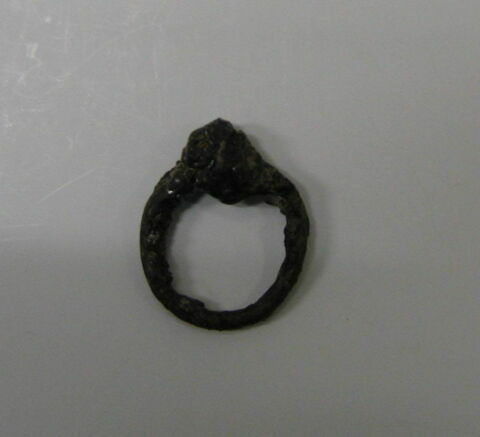 bague, image 1/1