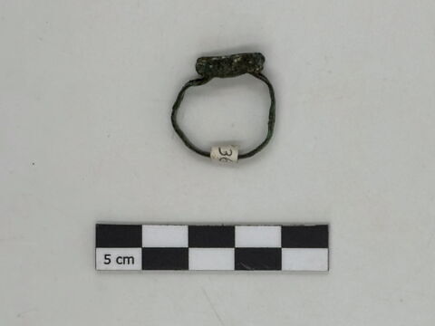 bague à chaton rectangulaire, image 2/2