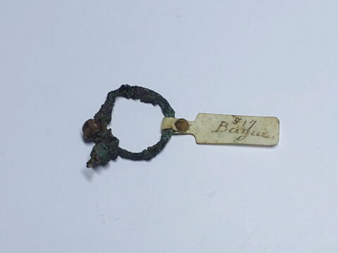 bague, image 1/1