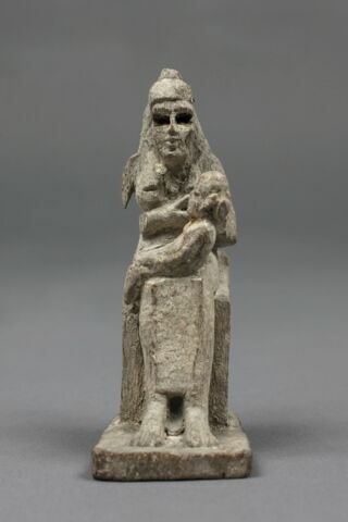 figurine d'Isis allaitant, image 2/4