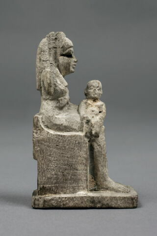 figurine d'Isis allaitant, image 4/4