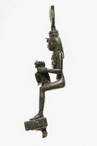 figurine d'Isis allaitant, image 7/9