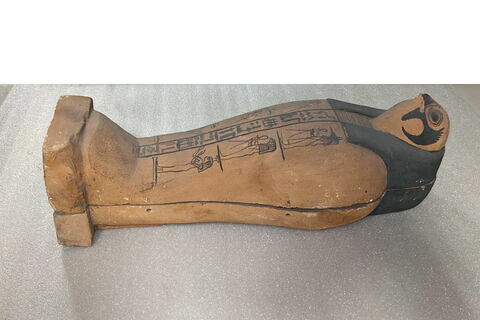 cercueil miniature ; pseudo-momie ; boule magique