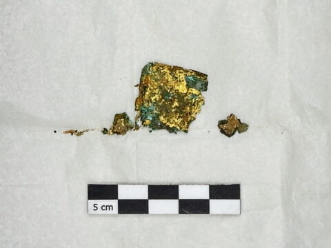 plaquette  ; équipement du défunt, image 1/1