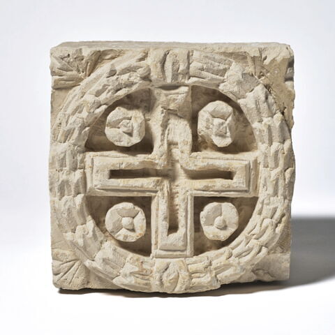 relief mural ; élément architectural ; fragment