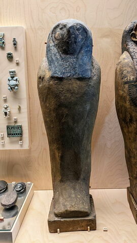 sarcophage miniature ; pseudo-momie