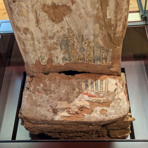 Fragment des pieds du couvercle de cercueil BF 3865, image 1/1