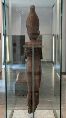 statuette, image 6/6