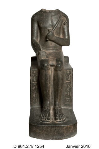 statue, image 2/11