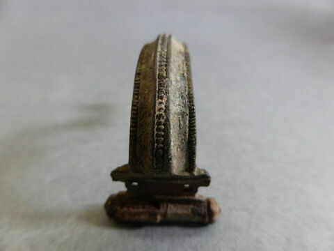 bijou, image 2/2