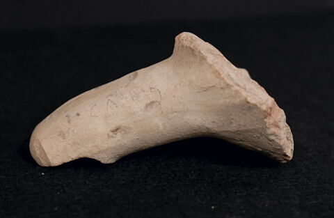 anse d'amphore commerciale ; fragment, image 4/4