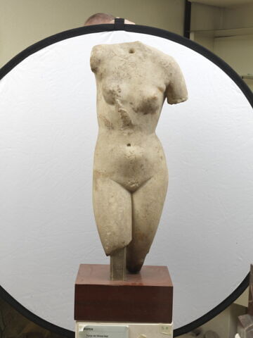 statue ; torse
